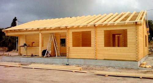Ley propone que el INVICO construya casas con madera correntina